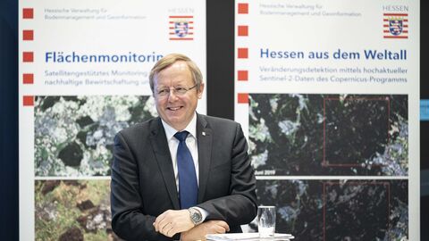 Hessische Landesregierung verabschiedet erste Raumfahrtstrategie des Landes bei EUMETSAT Hessische Landesregierung verabschiedet erste Raumfahrtstrategie des Landes bei EUMETSAT