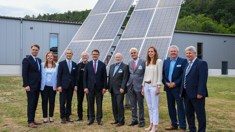 Ministerpräsident Boris Rhein besucht den Gewerbepark Hüttenwerk in Michelstadt