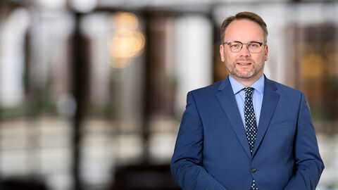 Minister Timon Gremmels Portraitfoto von Timon Gremmels