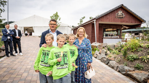 Ministerpräsident Rhein beim Drillingstreffen 2025