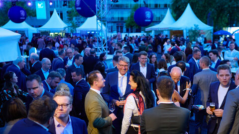 Menschenmenge auf Hessenfest