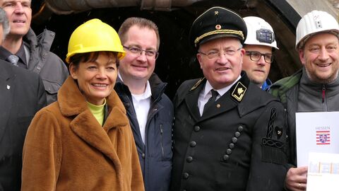 Europaministerin Lucia Puttrich mit Vereinsmitgliedern und Gästen der Grube Fortuna