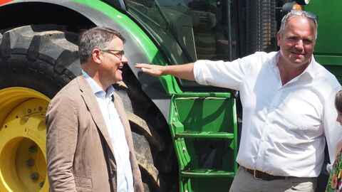 Ministerpräsident Boris Rhein beim Hoffest in Frankfurt