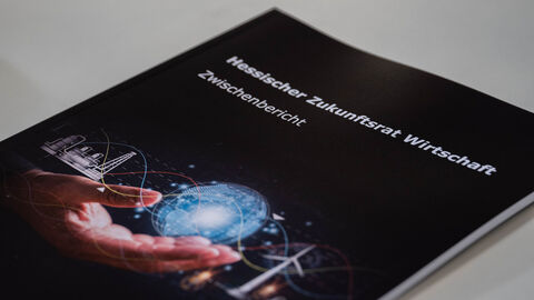 Zwischenbericht des Hessischen Zukunftsrates Wirtschaft Der Zwischenbericht des Hessischen Zukunftsrates Wirtschaft